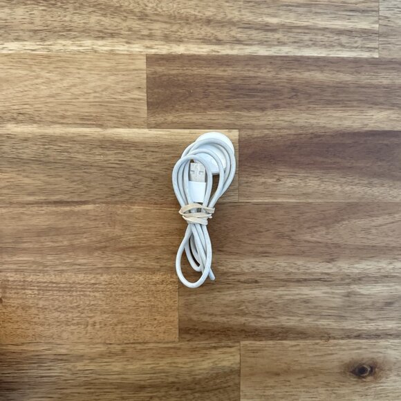 Apple Watch Magnetic Charger USB-A 1M White/White A1768 Genuine OEM USED Tested - Picture 2 of 5